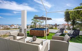 Sunny Villa